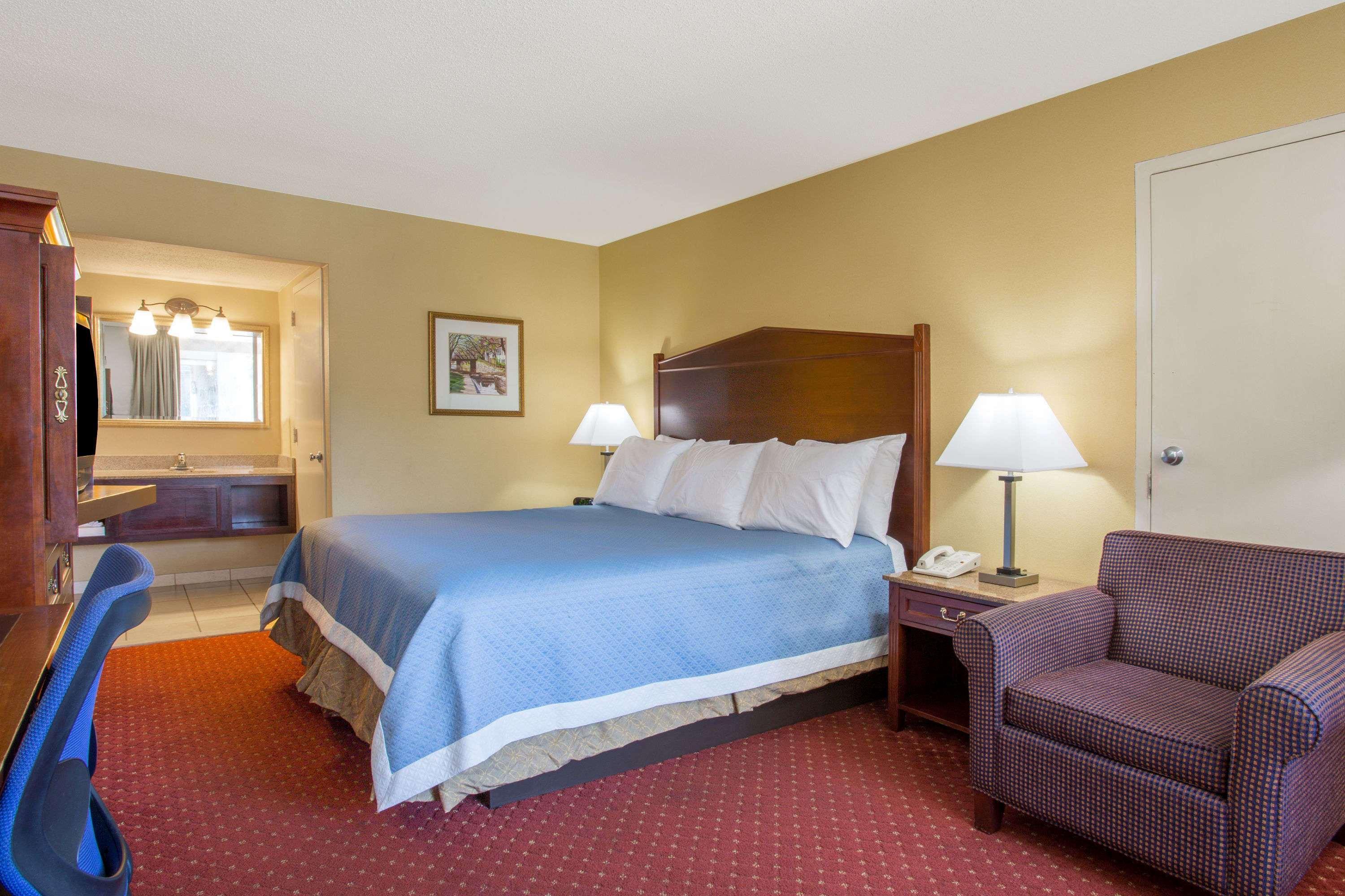 Days Inn By Wyndham Washington Dc/Gateway מראה חיצוני תמונה