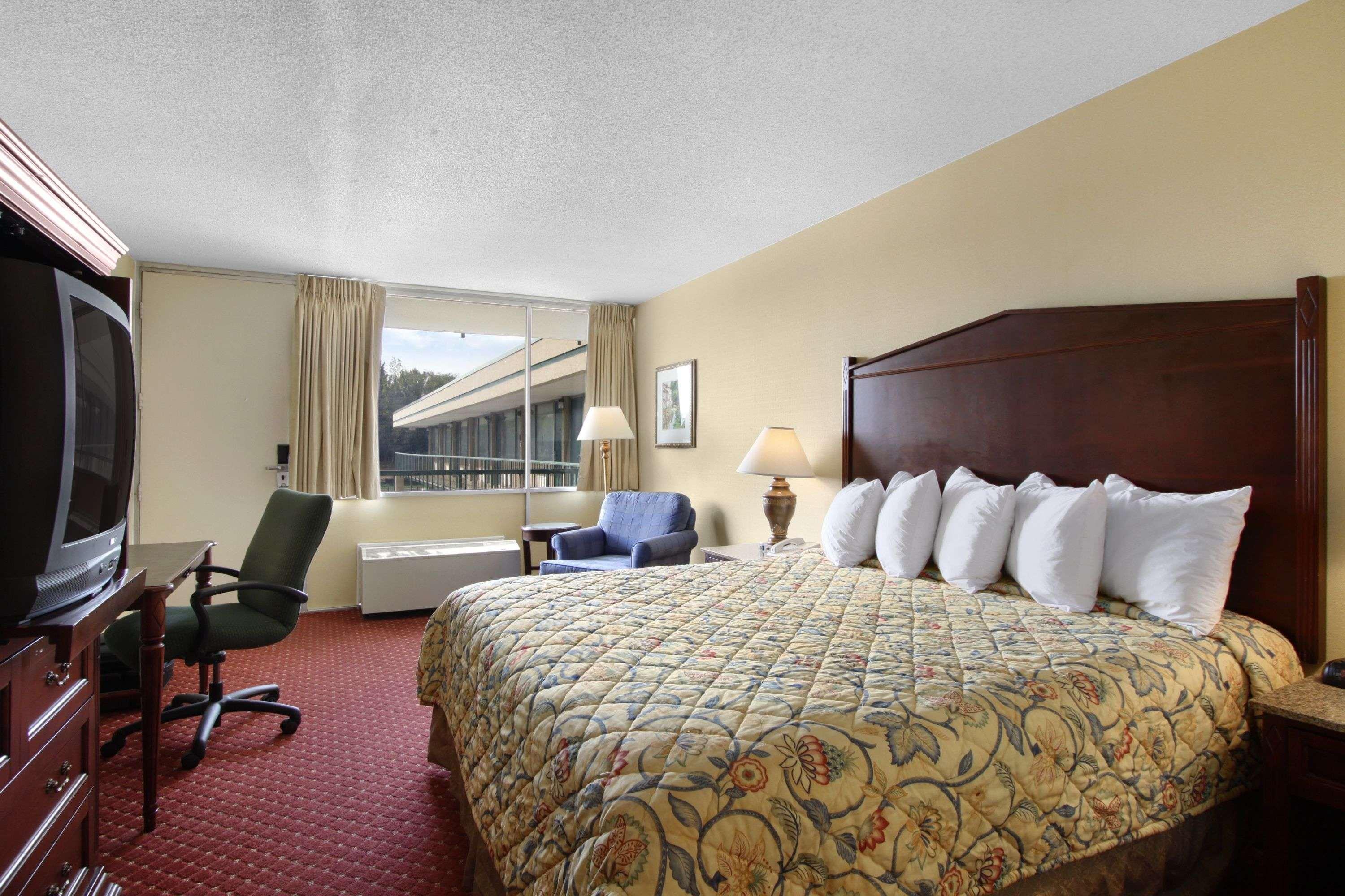 Days Inn By Wyndham Washington Dc/Gateway מראה חיצוני תמונה