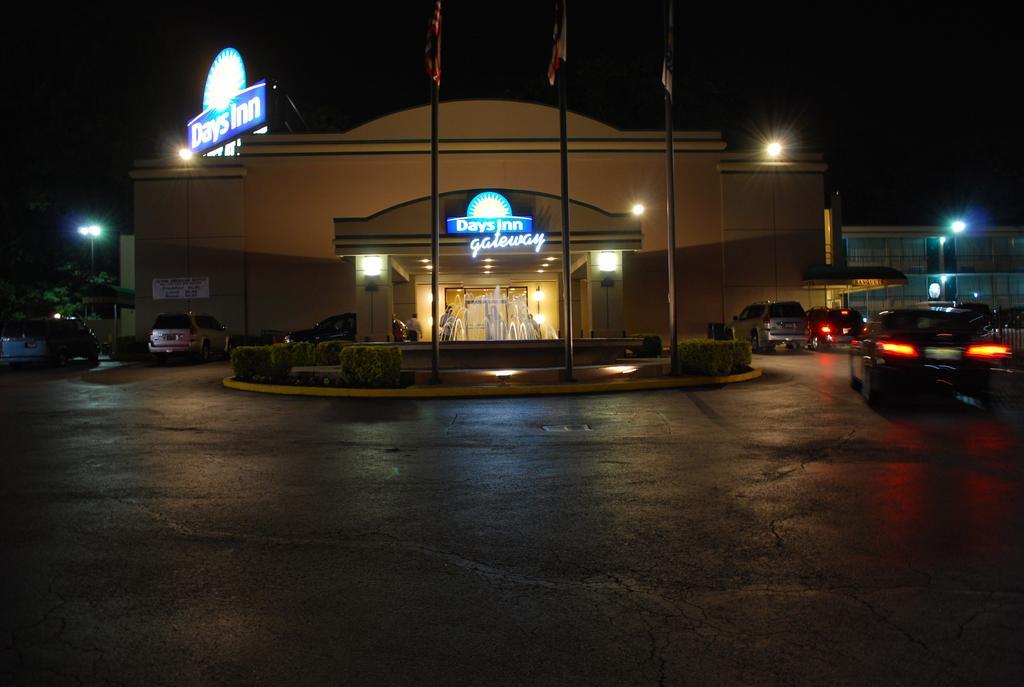 Days Inn By Wyndham Washington Dc/Gateway מראה חיצוני תמונה